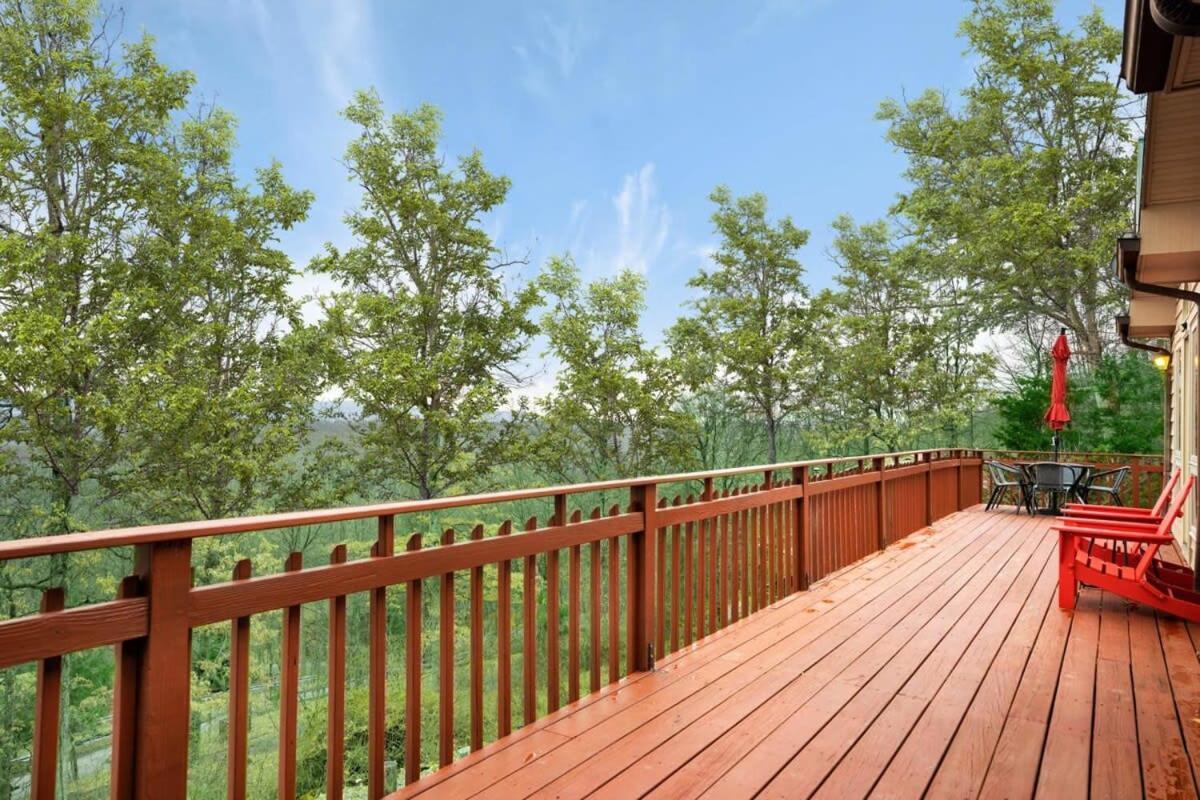 Modern Retreat W Hot Tub, Deck & Resort Amenities Berkeley Springs Eksteriør billede