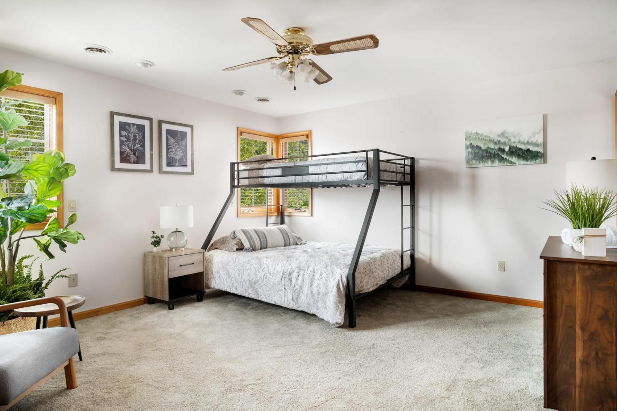 Modern Retreat W Hot Tub, Deck & Resort Amenities Berkeley Springs Eksteriør billede