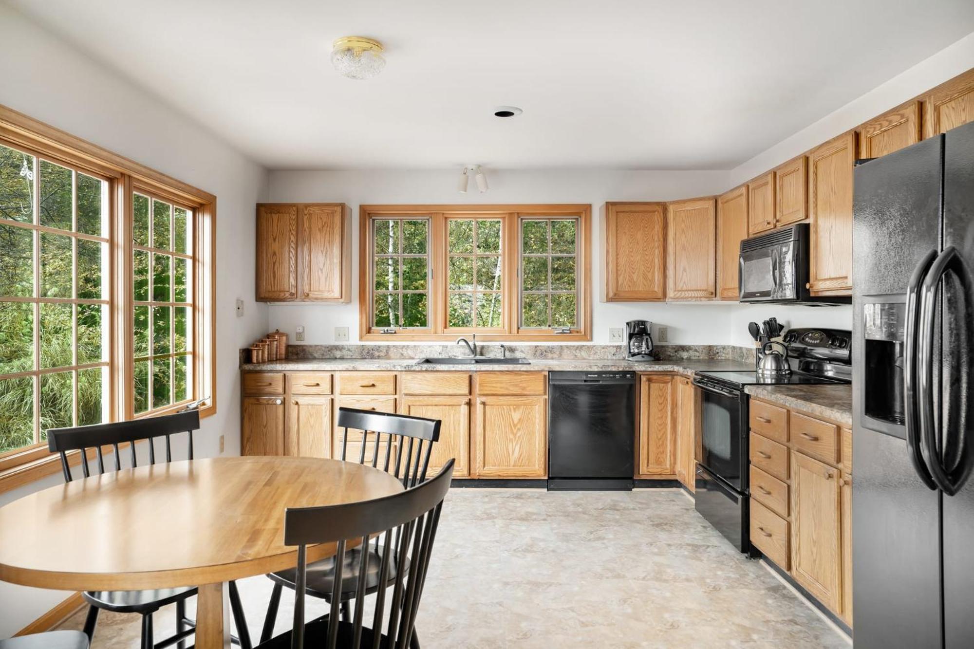Modern Retreat W Hot Tub, Deck & Resort Amenities Berkeley Springs Eksteriør billede
